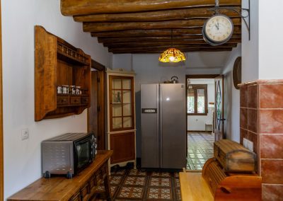 Complejo rural en la sierra de Málaga compuesto de 3 casas con piscinas independientes bien equipadas y rodeadas de naturaleza.