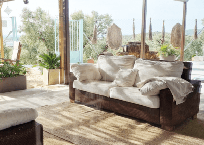 Complejo rural en la sierra de Málaga compuesto de 3 casas con piscinas independientes bien equipadas y rodeadas de naturaleza.