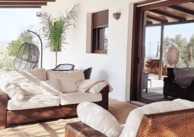 Complejo rural en la sierra de Málaga compuesto de 3 casas con piscinas independientes bien equipadas y rodeadas de naturaleza.