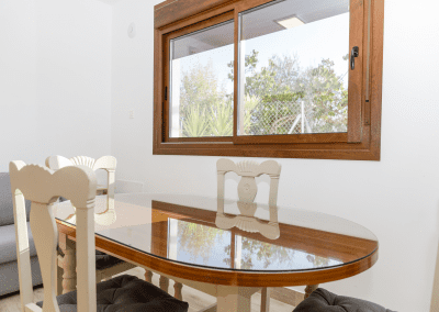 Complejo rural en la sierra de Málaga compuesto de 3 casas con piscinas independientes bien equipadas y rodeadas de naturaleza.